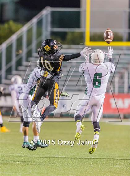Thumbnail 3 in King vs. Brennan (UIL 6A Bi-District Playoff) photogallery.