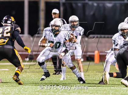 Thumbnail 2 in King vs. Brennan (UIL 6A Bi-District Playoff) photogallery.