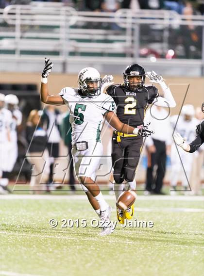Thumbnail 3 in King vs. Brennan (UIL 6A Bi-District Playoff) photogallery.