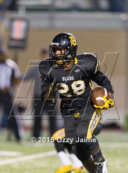 Thumbnail 2 in King vs. Brennan (UIL 6A Bi-District Playoff) photogallery.