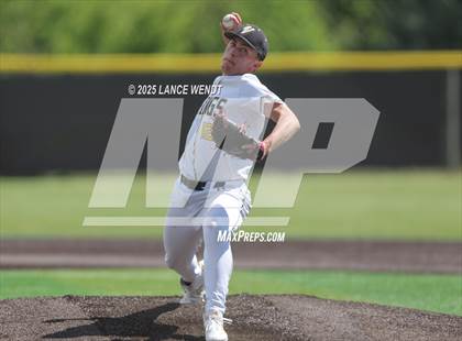 Thumbnail 3 in Valley vs. Alameda (CHSAA 3A Region 2) photogallery.