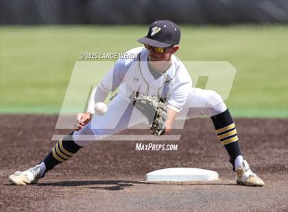 Thumbnail 1 in Valley vs. Alameda (CHSAA 3A Region 2) photogallery.
