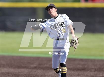 Thumbnail 3 in Valley vs. Alameda (CHSAA 3A Region 2) photogallery.
