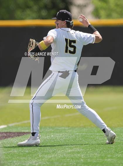 Thumbnail 2 in Valley vs. Alameda (CHSAA 3A Region 2) photogallery.