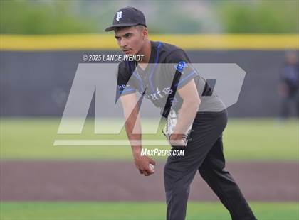 Thumbnail 2 in Valley vs. Alameda (CHSAA 3A Region 2) photogallery.