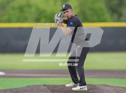 Thumbnail 3 in Valley vs. Alameda (CHSAA 3A Region 2) photogallery.
