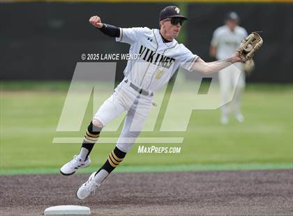 Thumbnail 1 in Valley vs. Alameda (CHSAA 3A Region 2) photogallery.