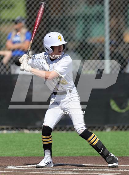 Thumbnail 1 in Valley vs. Alameda (CHSAA 3A Region 2) photogallery.