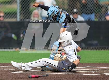 Thumbnail 2 in Valley vs. Alameda (CHSAA 3A Region 2) photogallery.