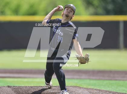 Thumbnail 3 in Valley vs. Alameda (CHSAA 3A Region 2) photogallery.