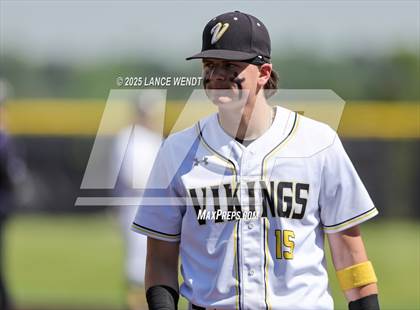 Thumbnail 2 in Valley vs. Alameda (CHSAA 3A Region 2) photogallery.