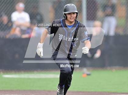 Thumbnail 3 in Valley vs. Alameda (CHSAA 3A Region 2) photogallery.