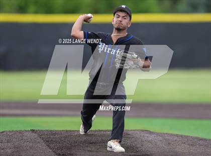 Thumbnail 3 in Valley vs. Alameda (CHSAA 3A Region 2) photogallery.