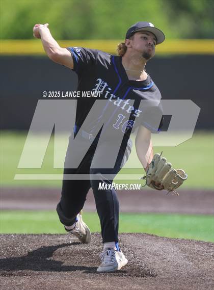 Thumbnail 3 in Valley vs. Alameda (CHSAA 3A Region 2) photogallery.