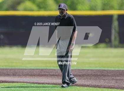 Thumbnail 1 in Valley vs. Alameda (CHSAA 3A Region 2) photogallery.