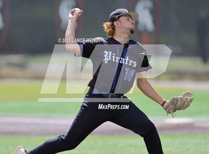 Thumbnail 1 in Valley vs. Alameda (CHSAA 3A Region 2) photogallery.