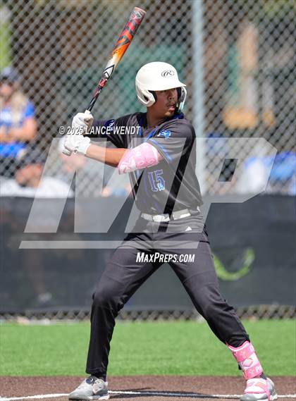 Thumbnail 1 in Valley vs. Alameda (CHSAA 3A Region 2) photogallery.