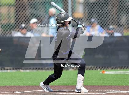 Thumbnail 1 in Valley vs. Alameda (CHSAA 3A Region 2) photogallery.