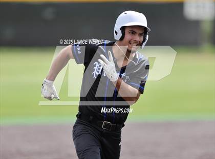 Thumbnail 2 in Valley vs. Alameda (CHSAA 3A Region 2) photogallery.