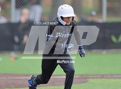 Thumbnail 2 in Valley vs. Alameda (CHSAA 3A Region 2) photogallery.