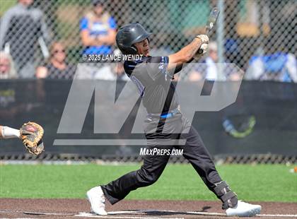 Thumbnail 2 in Valley vs. Alameda (CHSAA 3A Region 2) photogallery.