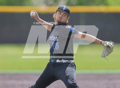 Thumbnail 1 in Valley vs. Alameda (CHSAA 3A Region 2) photogallery.