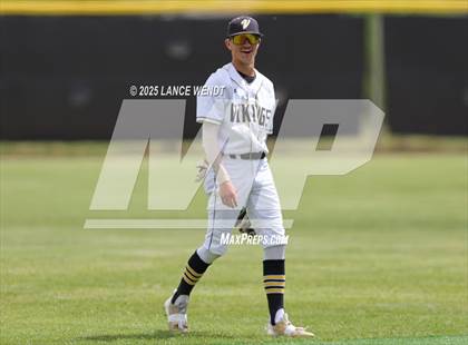 Thumbnail 1 in Valley vs. Alameda (CHSAA 3A Region 2) photogallery.