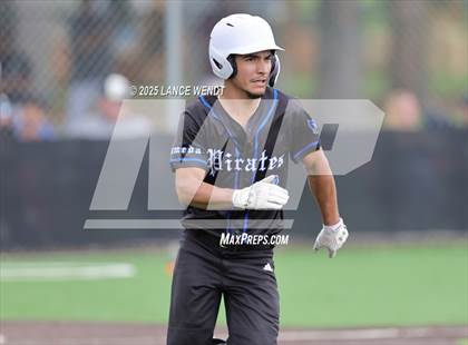 Thumbnail 1 in Valley vs. Alameda (CHSAA 3A Region 2) photogallery.