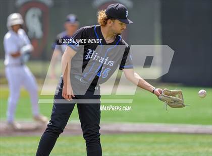 Thumbnail 3 in Valley vs. Alameda (CHSAA 3A Region 2) photogallery.