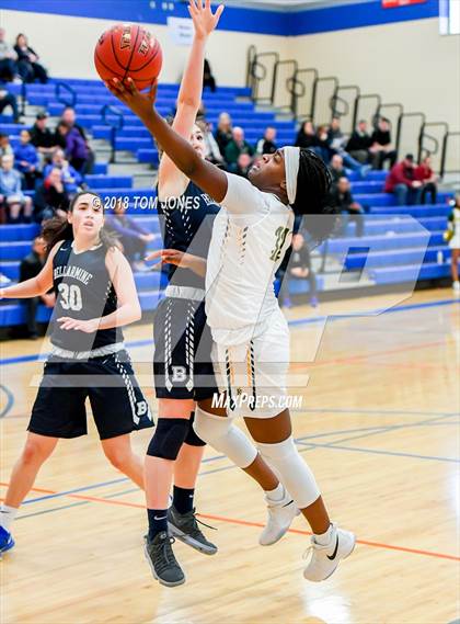 Thumbnail 1 in Bellarmine Prep vs. Kentridge (WIAA 4A Regional Playoff) photogallery.