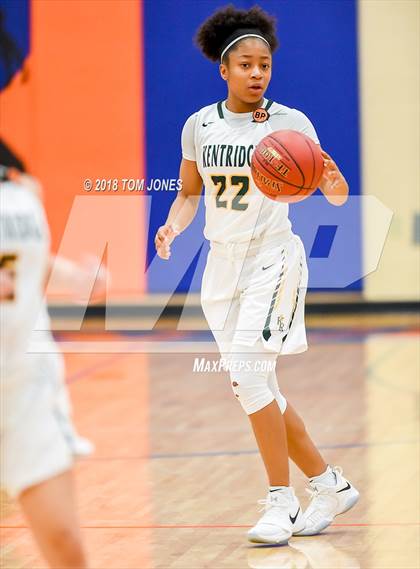 Thumbnail 1 in Bellarmine Prep vs. Kentridge (WIAA 4A Regional Playoff) photogallery.
