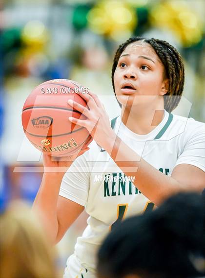 Thumbnail 2 in Bellarmine Prep vs. Kentridge (WIAA 4A Regional Playoff) photogallery.