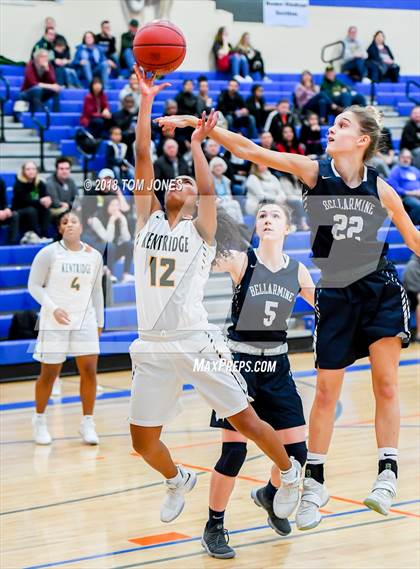 Thumbnail 3 in Bellarmine Prep vs. Kentridge (WIAA 4A Regional Playoff) photogallery.