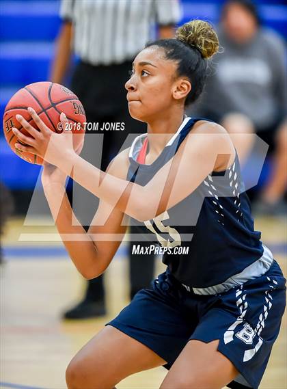 Thumbnail 1 in Bellarmine Prep vs. Kentridge (WIAA 4A Regional Playoff) photogallery.