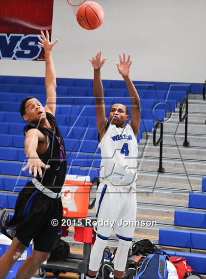 Thumbnail 3 in Westside vs. Dawson (McDonald's Texas Invitational) photogallery.