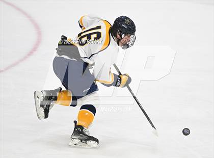Thumbnail 2 in North Haven vs. East Haven (CIAC DII Semifinal) photogallery.
