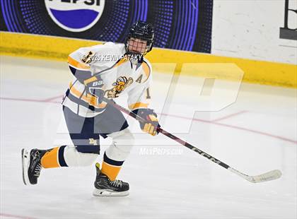 Thumbnail 1 in North Haven vs. East Haven (CIAC DII Semifinal) photogallery.