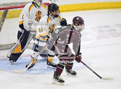 Thumbnail 1 in North Haven vs. East Haven (CIAC DII Semifinal) photogallery.
