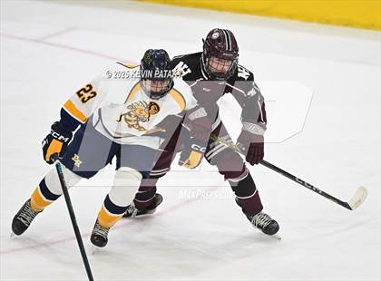 Thumbnail 2 in North Haven vs. East Haven (CIAC DII Semifinal) photogallery.