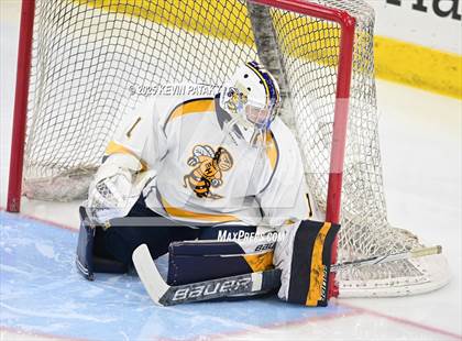 Thumbnail 1 in North Haven vs. East Haven (CIAC DII Semifinal) photogallery.