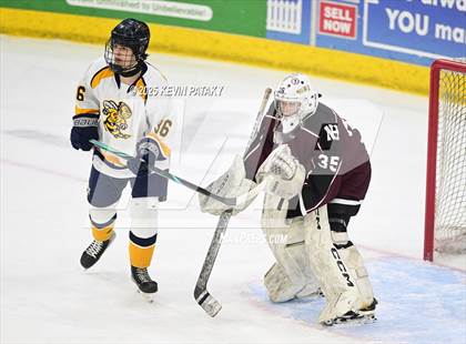 Thumbnail 2 in North Haven vs. East Haven (CIAC DII Semifinal) photogallery.