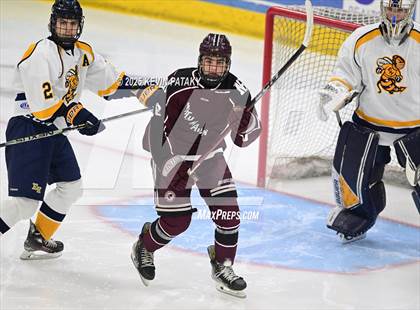 Thumbnail 3 in North Haven vs. East Haven (CIAC DII Semifinal) photogallery.