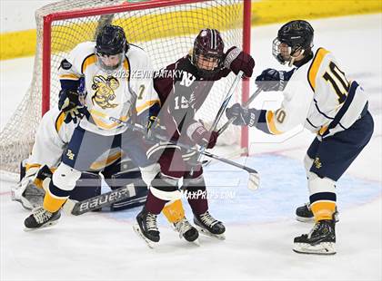 Thumbnail 2 in North Haven vs. East Haven (CIAC DII Semifinal) photogallery.