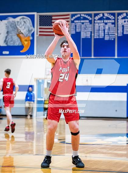 Thumbnail 2 in Fort Osage vs. Aquinas (Grain Valley Invitational) photogallery.