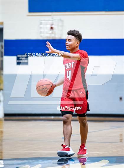 Thumbnail 3 in Fort Osage vs. Aquinas (Grain Valley Invitational) photogallery.