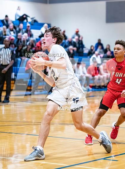 Thumbnail 2 in Fort Osage vs. Aquinas (Grain Valley Invitational) photogallery.