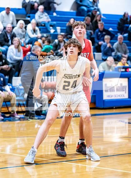 Thumbnail 1 in Fort Osage vs. Aquinas (Grain Valley Invitational) photogallery.