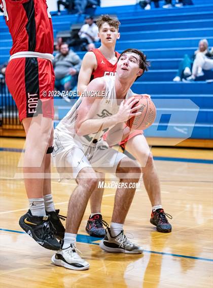 Thumbnail 2 in Fort Osage vs. Aquinas (Grain Valley Invitational) photogallery.