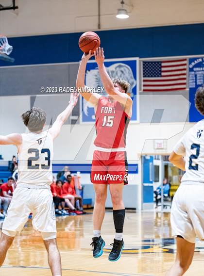 Thumbnail 2 in Fort Osage vs. Aquinas (Grain Valley Invitational) photogallery.