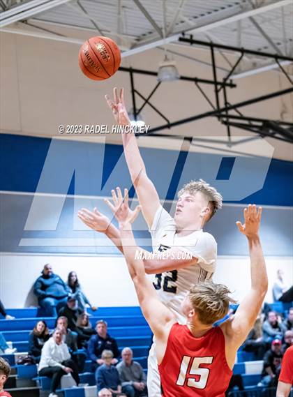 Thumbnail 1 in Fort Osage vs. Aquinas (Grain Valley Invitational) photogallery.